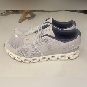 On Cloud- Cloud 5 Glacier White - Men’s Size 8 (or women’s size 9.5)